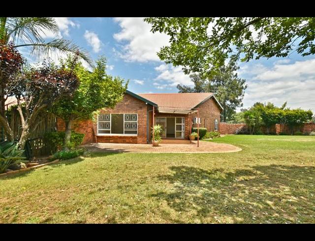 2 BEDROOM TOWNHOUSE FOR SALE IN BRACKENDOWNS